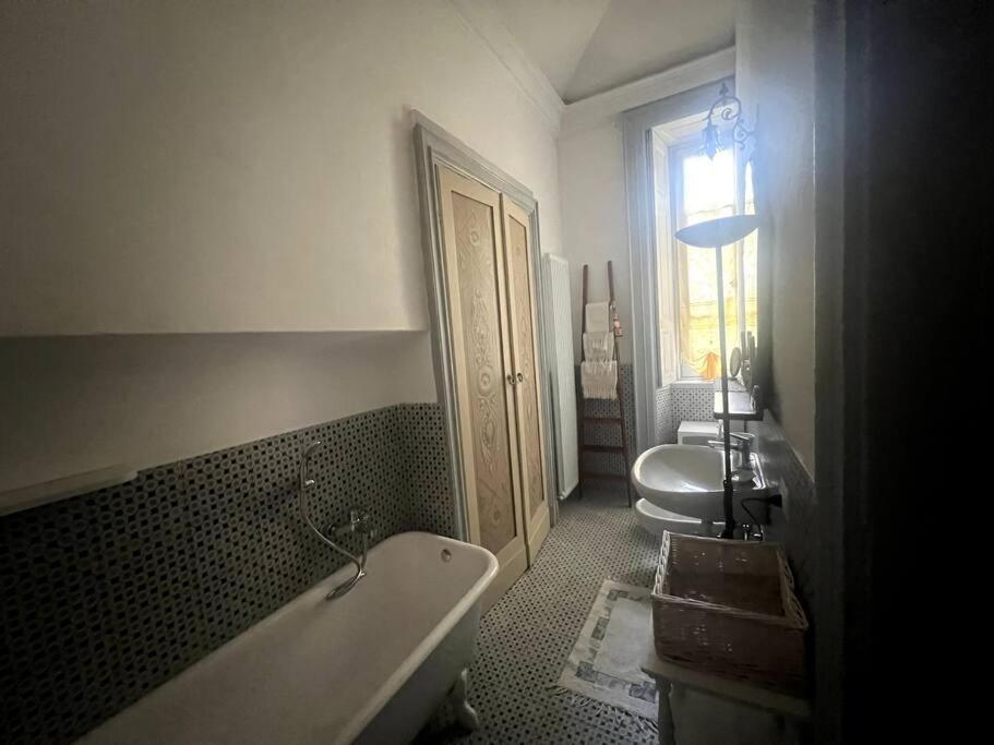 Stazione Canzo Luaran gambar